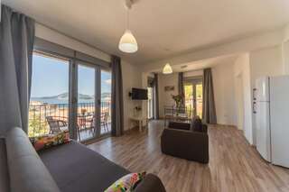 Апартаменты Apartments My Przno Свети-Стефан Апартаменты с 2 спальнями, балконом и видом на море-1